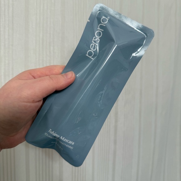 NEW🔥 Persona Cosmetics Volumizing Tubing Mascara in Black - Picture 2 of 3